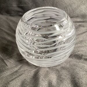 VINTAGE BOMBAY CIE. FLOWY ‘WAVE ROSE’ CLEAR & FROSTED ROUND SPHERE CRYSTAL VASE